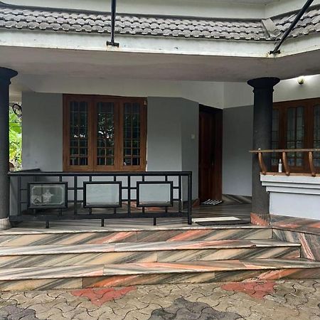 H Villa Nilambūr Exterior foto
