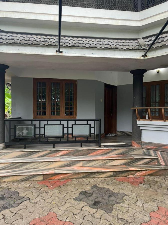 H Villa Nilambūr Exterior foto